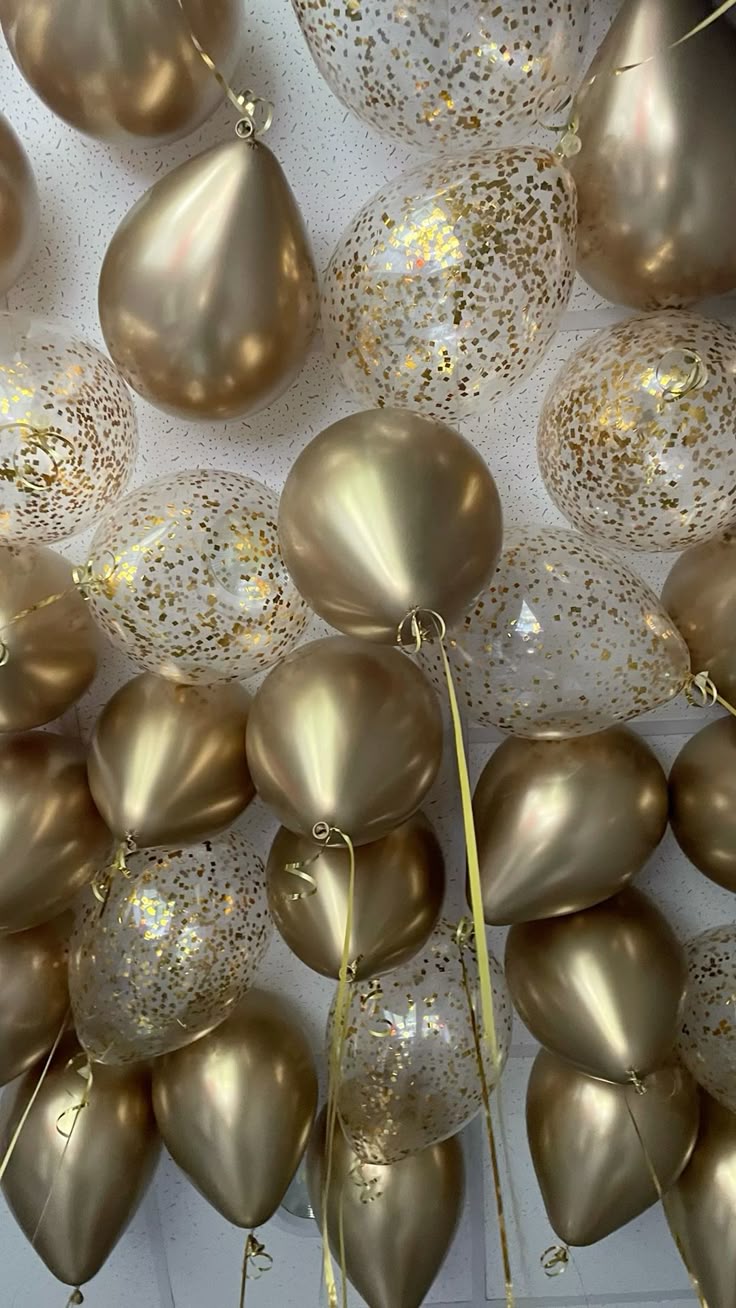 Golden Sparkling Party Helium Balloons - 25count