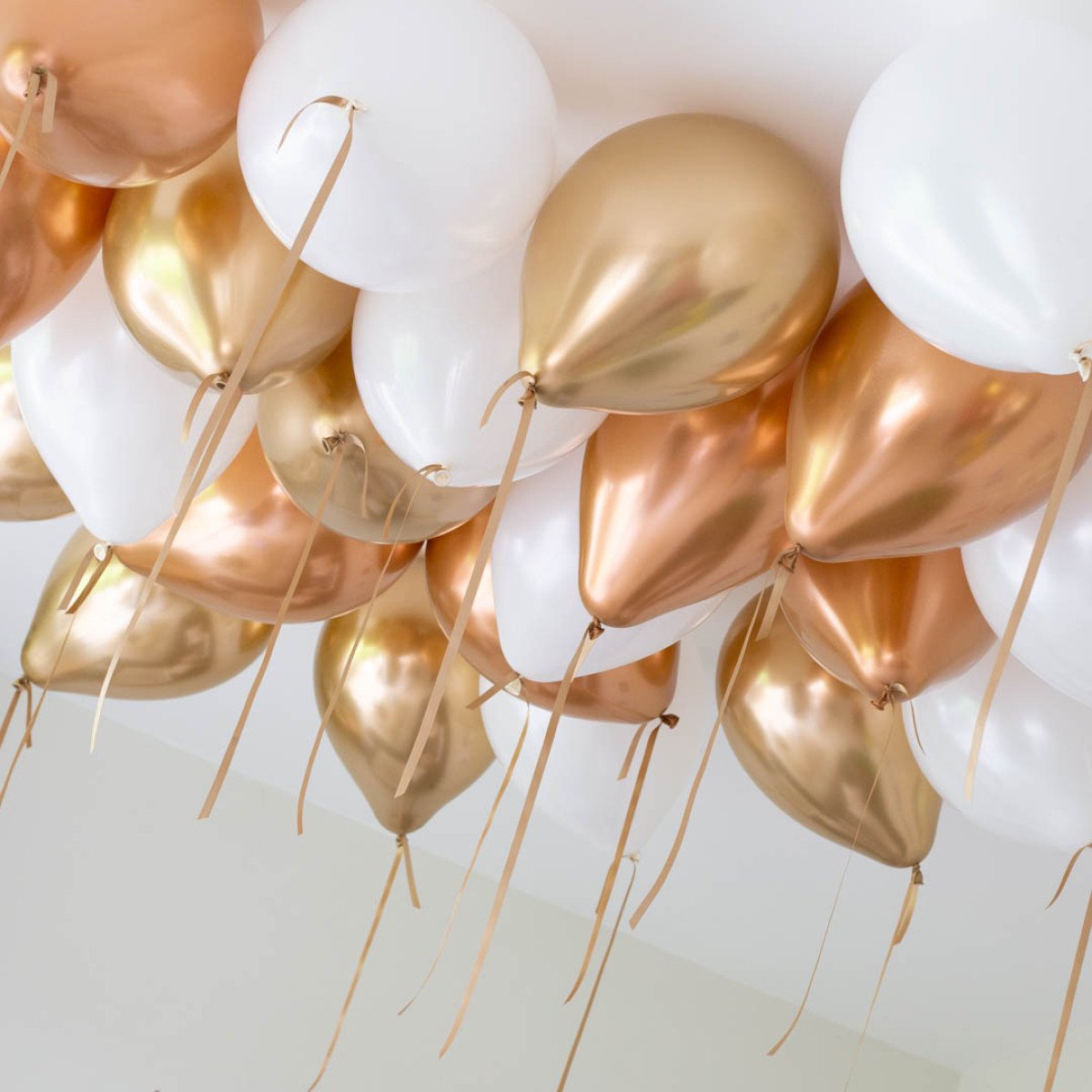 Glitzy Chrome Gold & White Party Helium Balloons - 25count