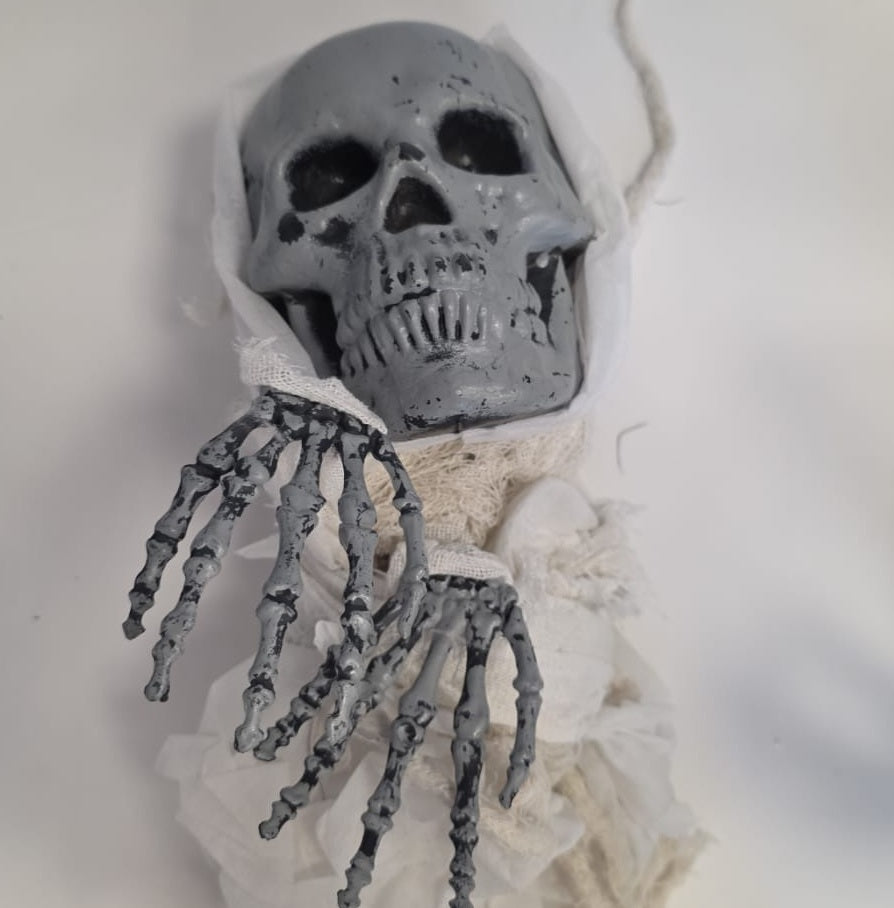 HANGING Skull Ghost with LED Light Eyes